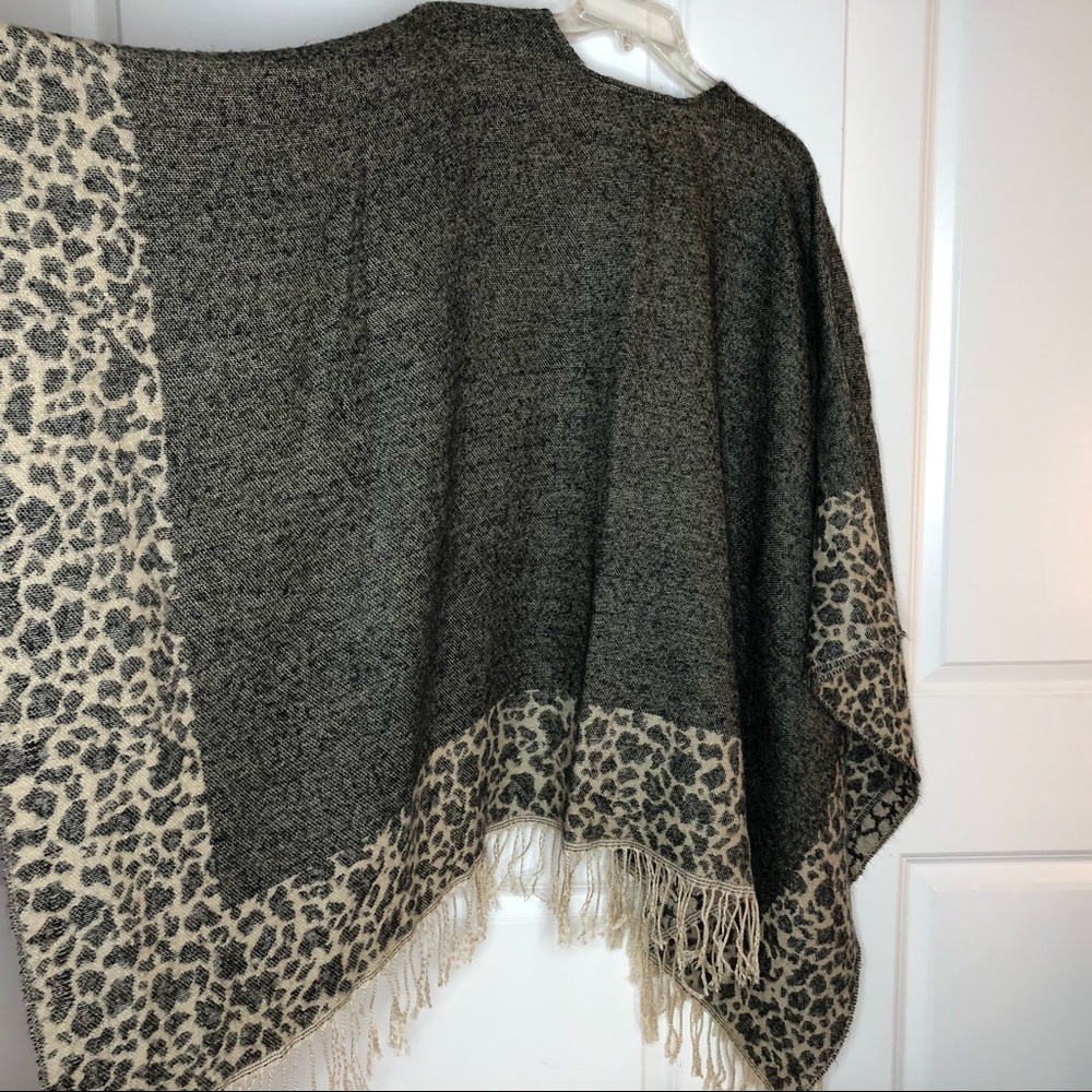 Croft & Barrow Leopard Print Fringe Wrap Poncho - image 3